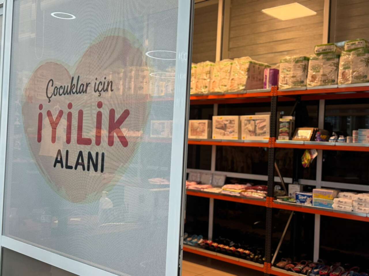 Başhekim Acar Anlattı: Muğla Eğitim ve Araştırma Hastanesi’nde İhtiyaç Sahibi Çocuklara “Minik Eller” Desteği 2